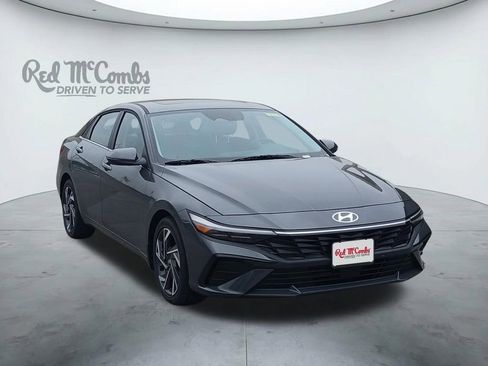 New 2026 Hyundai Elantra Limited FWD image 7