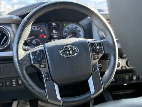 Used 2023 Toyota Tacoma TRD Off-Road w/ Technology Package image 13