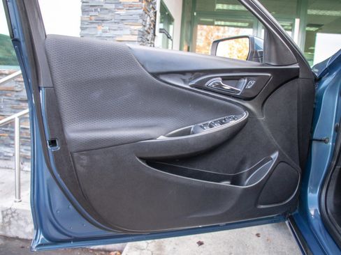 Used 2024 Chevrolet Malibu LT image 9