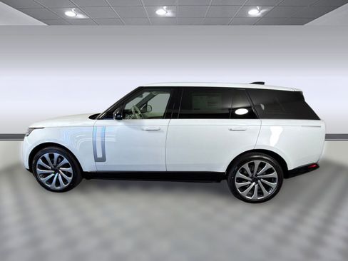 New 2026 Land Rover Range Rover Long Wheelbase Autobiography image 2