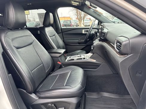 Used 2020 Ford Explorer Limited w/ Class III Trailer Tow Package image 41