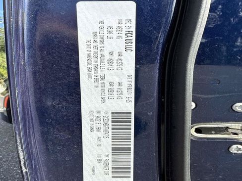 Used 2015 Dodge Charger SE w/ Sport Appearance Group RWD image 32