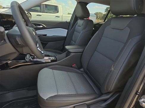 New 2026 Chevrolet Trax LT w/ Driver Confidence Package image 14