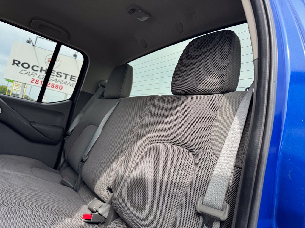 Used 2012 Nissan Frontier SV AWD/4WD image 9