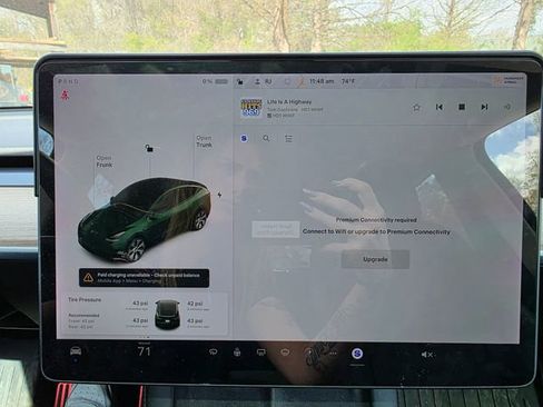 Used 2021 Tesla Model Y Long Range image 22