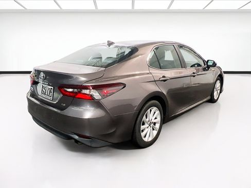 Used 2021 Toyota Camry LE FWD image 4
