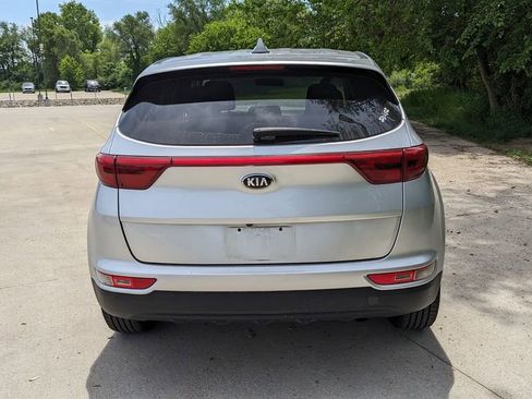 Used 2019 Kia Sportage LX FWD image 4