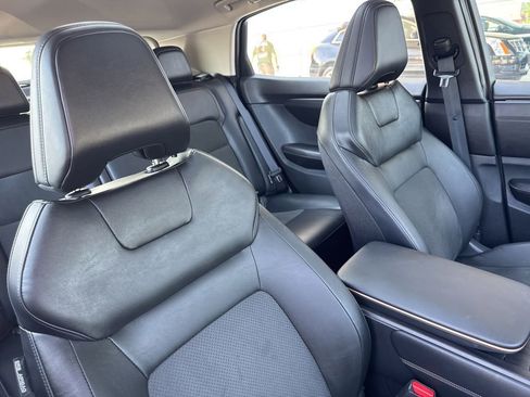 Used 2023 Nissan Ariya AWD image 22