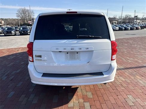 Used 2019 Dodge Grand Caravan SE image 13