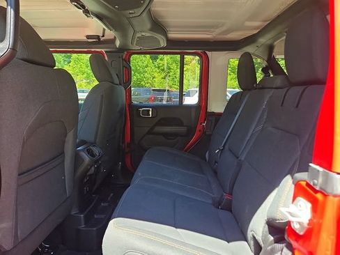 Used 2025 Jeep Wrangler Unlimited Sahara AWD/4WD image 19