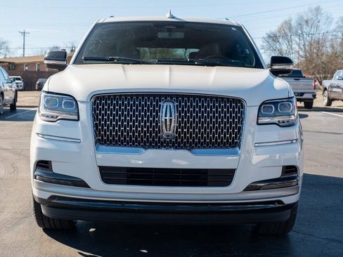 Used 2023 Lincoln Navigator Reserve image 2