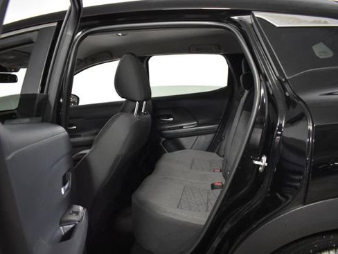 Certified 2025 Nissan Kicks SV AWD/4WD image 26