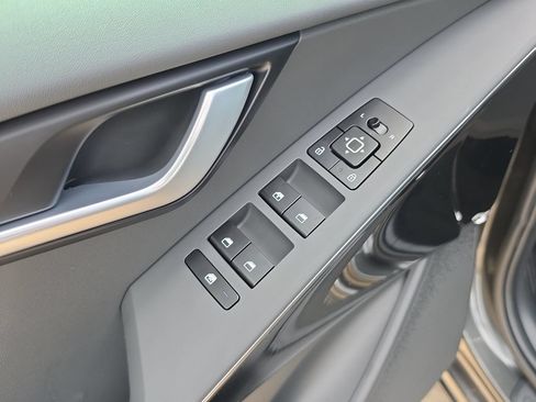 New 2026 Kia Niro Wind FWD image 20