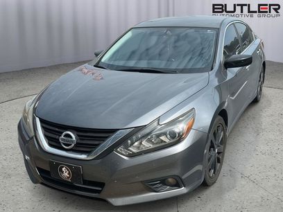 Used 2017 Nissan Altima 2.5 SR w/ Midnight Edition Package