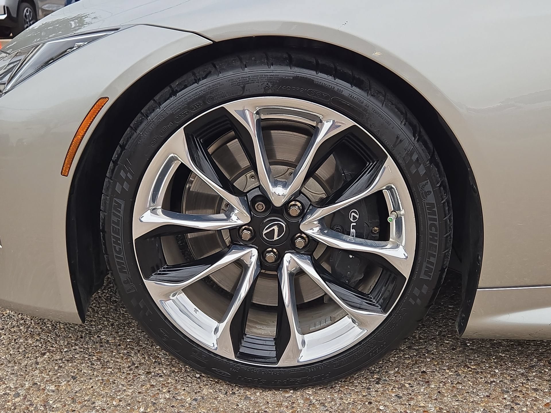 Used 2022 Lexus LC 500 Convertible w/ Touring Package RWD image 11