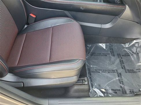 Certified 2025 Nissan Kicks SR image 15