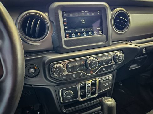 Used 2023 Jeep Wrangler Unlimited Sport AWD/4WD image 18