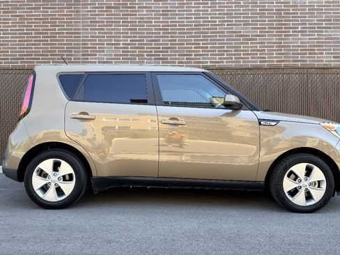 Used 2015 Kia Soul FWD image 6