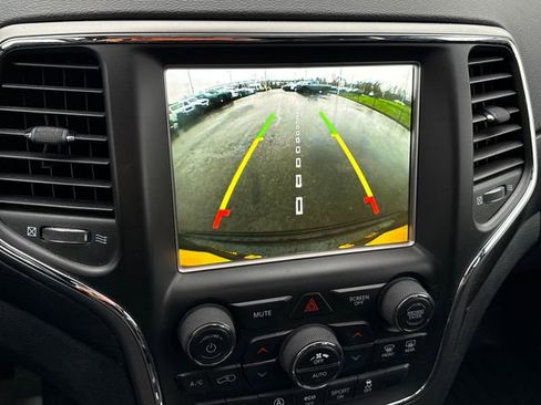 Used 2018 Jeep Grand Cherokee Altitude image 55