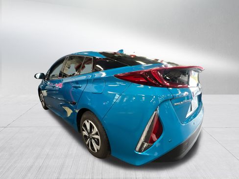 Used 2018 Toyota Prius Prime Advanced w/ Carpet Mat Package FWD image 3