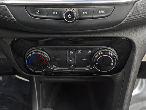 Used 2023 Buick Encore GX Preferred w/ Cold Weather Comfort Package FWD image 31