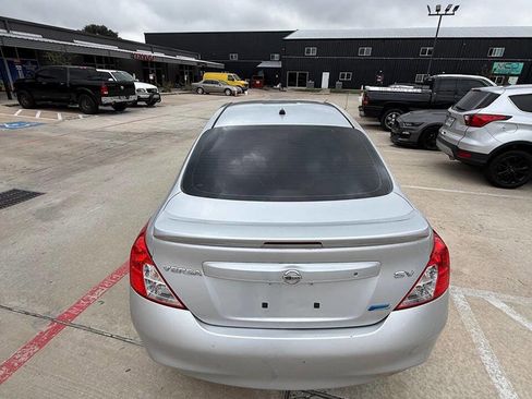 Used 2014 Nissan Versa SV image 8