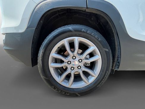 Used 2024 GMC Terrain SLT AWD/4WD image 11