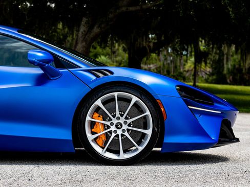 Used 2023 McLaren Artura PERFORMANCE image 40