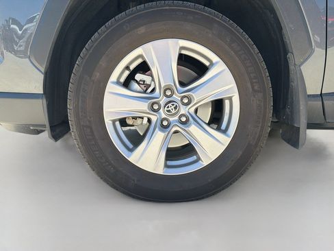 Used 2025 Toyota RAV4 XLE AWD/4WD image 28