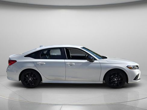 Used 2024 Honda Civic Sport image 3