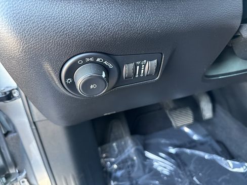 Used 2022 Jeep Compass Limited AWD/4WD image 16