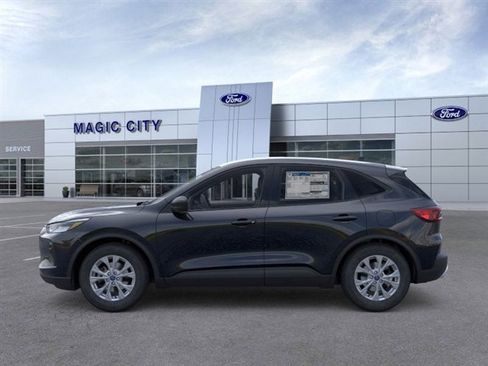 Used 2025 Ford Escape Active w/ Cold Weather Package image 3