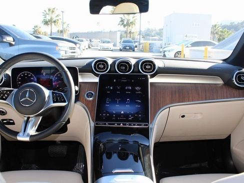 Used 2024 Mercedes-Benz GLC 300 4MATIC image 10