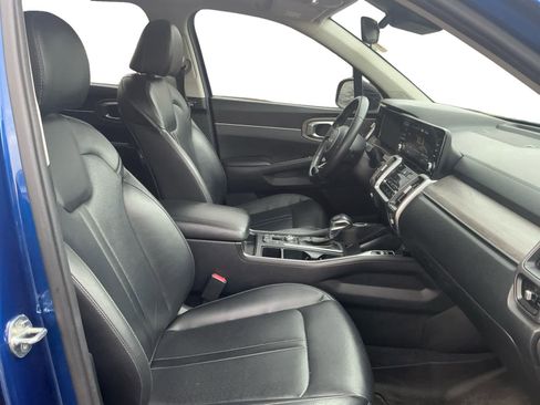 Used 2022 Kia Sorento EX w/ Panoramic Sunroof Package image 15