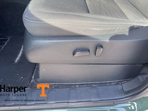 Used 2022 Nissan Frontier SV AWD/4WD image 19