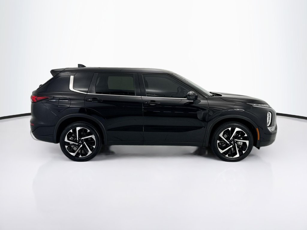 Used 2024 Mitsubishi Outlander SE FWD image 4