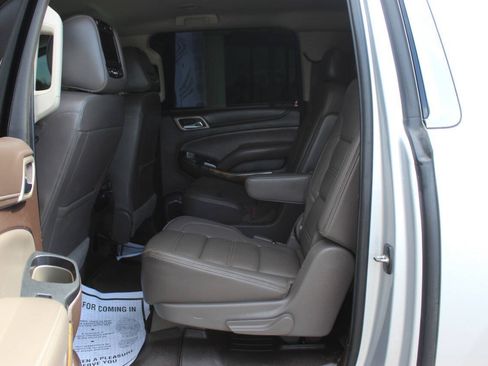 Used 2017 GMC Yukon XL Denali AWD/4WD image 17