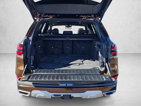 Used 2025 BMW X5 xDrive40i w/ Parking Assistance Package AWD/4WD image 6