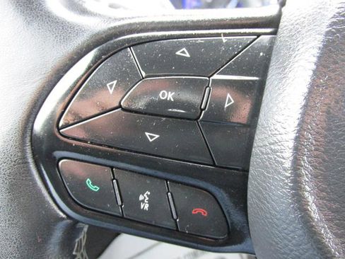 Used 2019 Chrysler Pacifica Touring Plus w/ S Appearance Package image 17