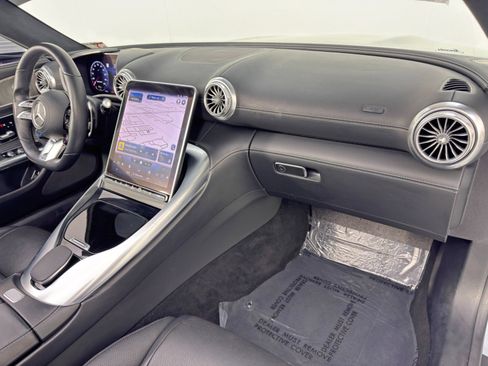 Used 2022 Mercedes-Benz SL 55 AMG 4MATIC w/ Driver Assistance Package image 14