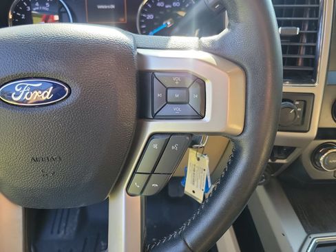 Used 2020 Ford F250 Lariat w/ Lariat Value Package AWD/4WD image 23
