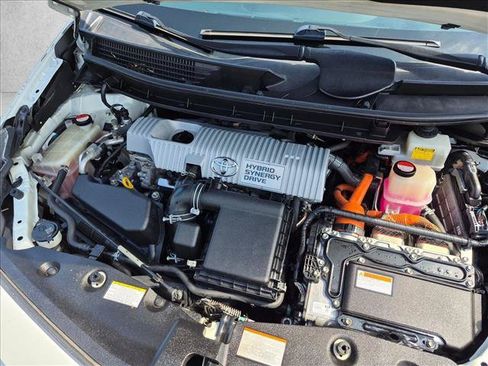 Used 2015 Toyota Prius V Three FWD image 21