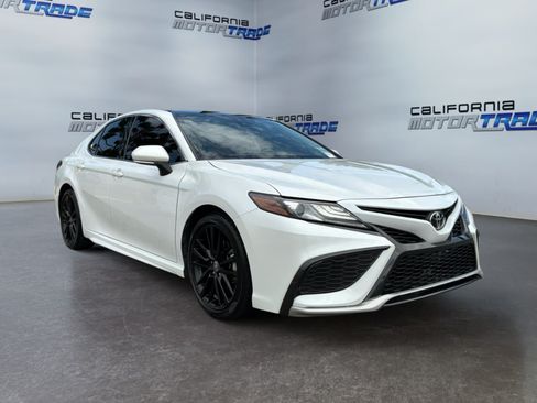 Used 2021 Toyota Camry XSE w/ Navigation Package FWD image 3