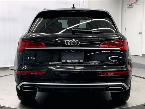 Used 2023 Audi Q5 2.0T Premium w/ Convenience Package AWD/4WD image 3