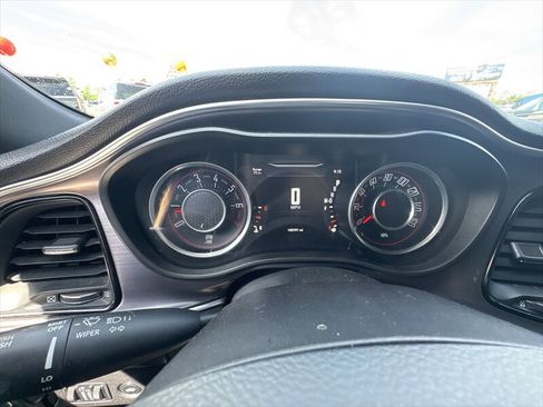 Used 2015 Dodge Challenger SXT RWD image 14