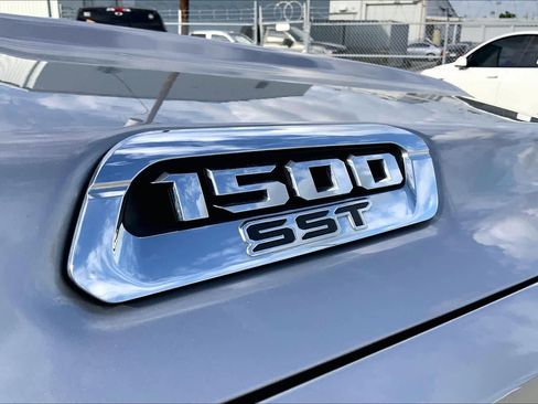 Used 2025 RAM 1500 Laramie image 31