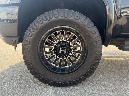 Used 2023 GMC Sierra 3500 AT4 AWD/4WD image 8
