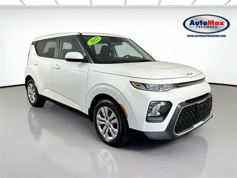 Used 2022 Kia Soul LX image 1