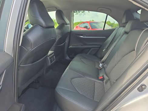 Used 2022 Toyota Camry XSE FWD image 11