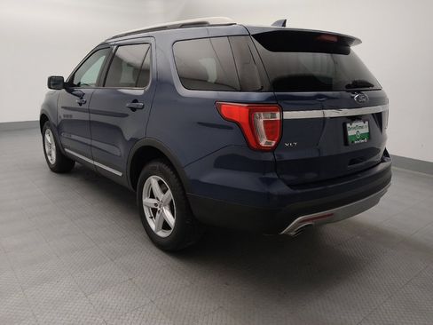 Used 2017 Ford Explorer XLT AWD/4WD image 5